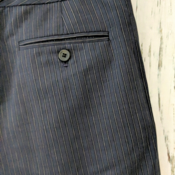 3/$20 Club Monaco Pinstripe Business Shorts - Picture 5 of 8